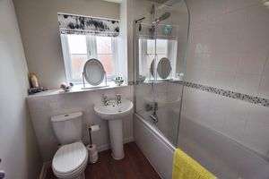 Family Bathroom- click for photo gallery